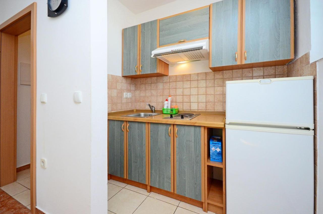 Apartments Blazenka Banjol Exterior photo