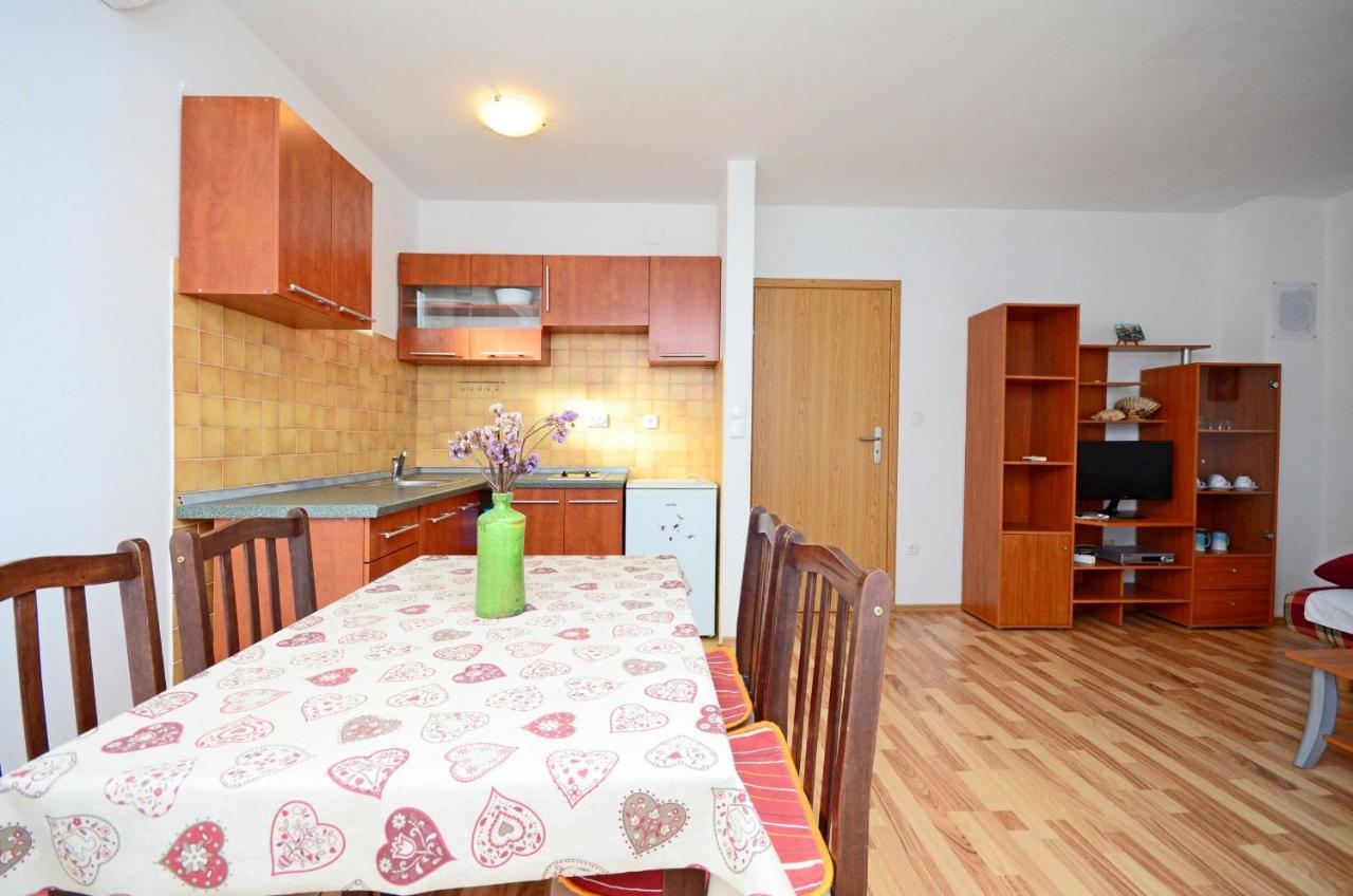 Apartments Blazenka Banjol Exterior photo