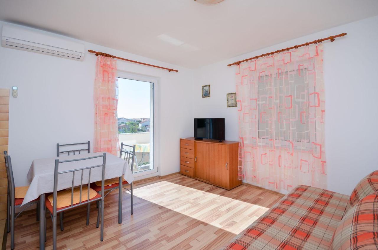 Apartments Blazenka Banjol Exterior photo